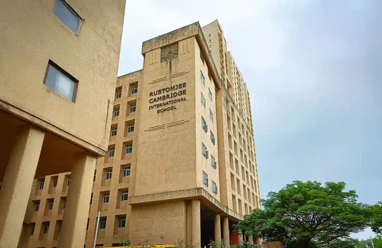 Rustomjee Academy for Global Careers (Thane) campus building