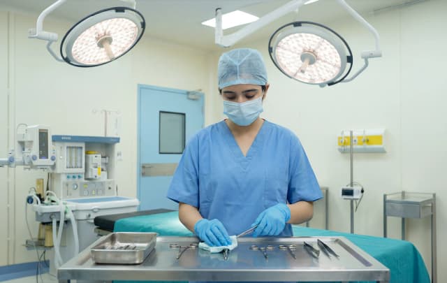 Virohan healthcare students in Operation Theatre Technology (OTT) training