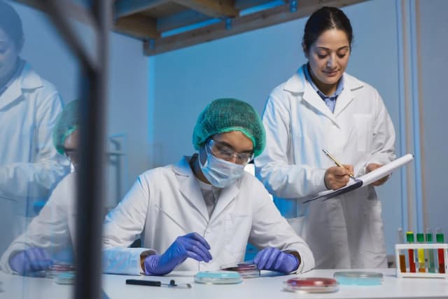 Molecular Diagnostics Technician