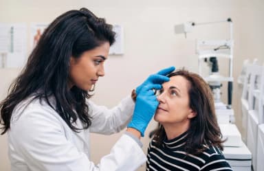 Contact Lens Specialist